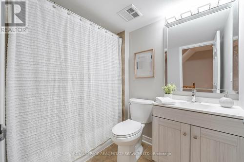 15 - 20 Turntable Crescent, Toronto, ON - Indoor Photo Showing Bathroom
