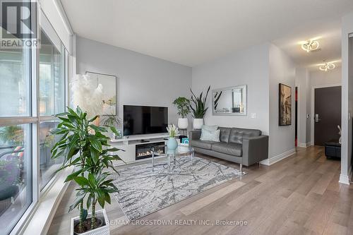 201 - 80 Marine Parade Drive, Toronto, ON - Indoor Photo Showing Living Room