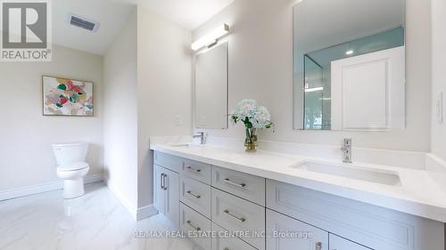 145 Ballantyne Avenue, Cambridge, ON - Indoor Photo Showing Bathroom