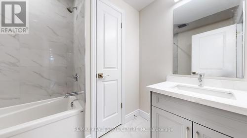 145 Ballantyne Avenue, Cambridge, ON - Indoor Photo Showing Bathroom