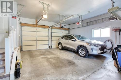 1221 Roselawn Drive, Windsor, ON - Indoor Photo Showing Garage