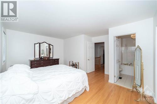 1682 Amberdale Crescent, Ottawa, ON - Indoor Photo Showing Bedroom