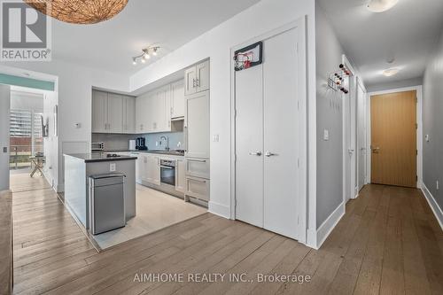 925 - 29 Queens Quay E, Toronto, ON - Indoor Photo Showing Kitchen