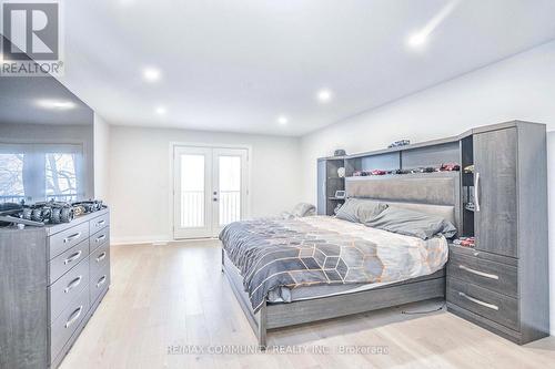 229 Gibbons Street, Oshawa, ON - Indoor Photo Showing Bedroom