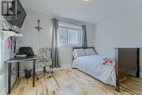32 Goldring Drive, Whitby, ON - Indoor Photo Showing Bedroom
