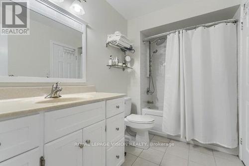 32 Goldring Drive, Whitby, ON - Indoor Photo Showing Bathroom