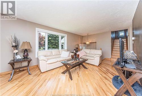68 Mcdowell Ave, Riverview, NB - Indoor Photo Showing Living Room