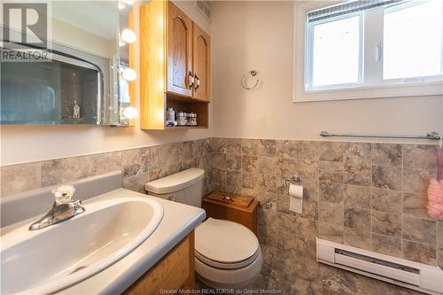 68 Mcdowell Ave, Riverview, NB - Indoor Photo Showing Bathroom
