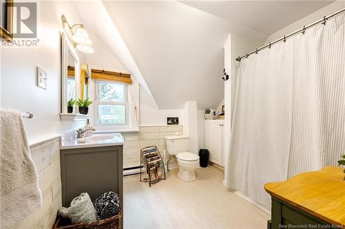 83 Hayes Street, Fredericton, NB - Indoor Photo Showing Bathroom