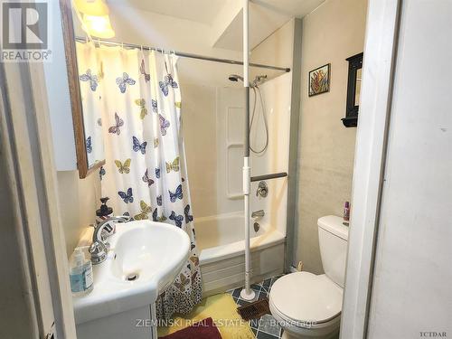 4 Folger Street, Kirkland Lake, ON - Indoor Photo Showing Bathroom