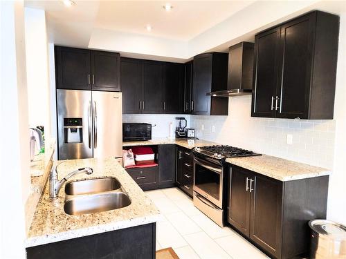 8 Lakelawn Road|Unit #54, Grimsby, ON - Indoor Photo Showing Kitchen With Double Sink