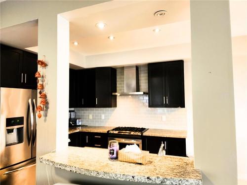 8 Lakelawn Road|Unit #54, Grimsby, ON - Indoor Photo Showing Kitchen With Upgraded Kitchen