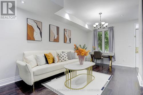 237 Ontario Street, Toronto, ON - Indoor Photo Showing Living Room