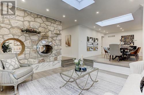 40 Beardmore Crescent, Toronto, ON - Indoor Photo Showing Living Room