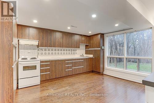 40 Beardmore Crescent, Toronto, ON - Indoor Photo Showing Kitchen