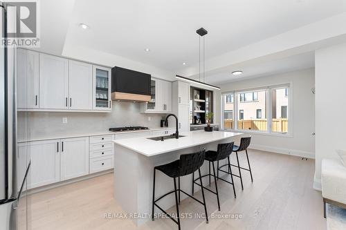 41 Bellefond Street, Vaughan, ON - Indoor Photo Showing Kitchen With Upgraded Kitchen