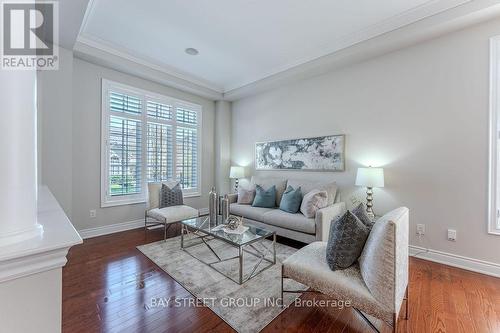 24 Sachet Drive, Richmond Hill, ON - Indoor Photo Showing Living Room