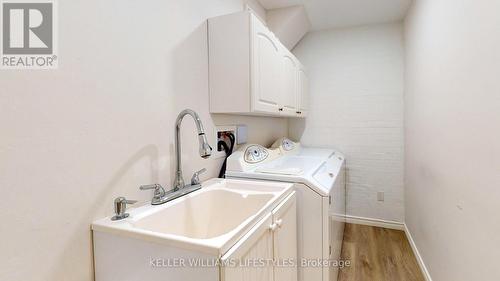 25 Cottonwood Crescent, London, ON - Indoor Photo Showing Laundry Room