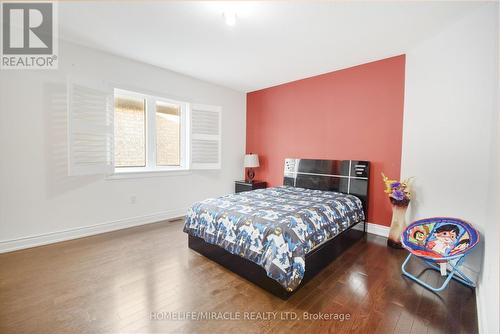 33 Orangeblossom Trail, Brampton, ON - Indoor Photo Showing Bedroom