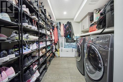 33 Orangeblossom Trail, Brampton, ON - Indoor Photo Showing Laundry Room