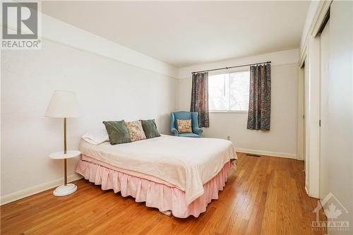 985 Parkhurst Boulevard, Ottawa, ON - Indoor Photo Showing Bedroom