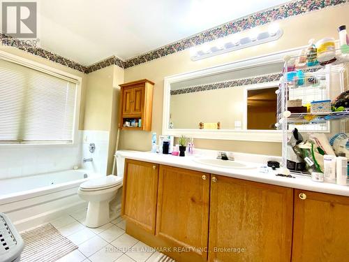 19 - 2550 Thomas Street, Mississauga, ON - Indoor Photo Showing Bathroom