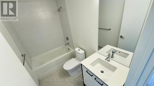 801 - 1808 St. Clair Avenue W, Toronto, ON - Indoor Photo Showing Bathroom