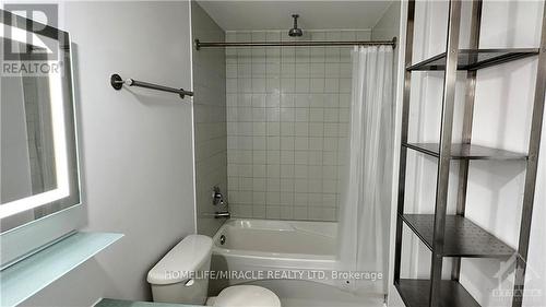 1010 - 180 York Street, Ottawa, ON - Indoor Photo Showing Bathroom