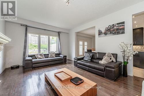 357 Westpark Crescent, Waterloo, ON - Indoor Photo Showing Living Room