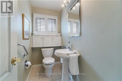 6950 Waterloo Drive, Niagara Falls, ON - Indoor Photo Showing Bathroom