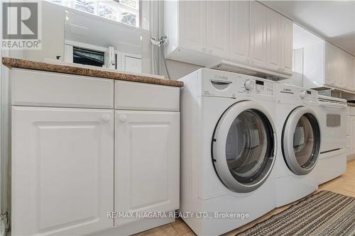 6950 Waterloo Drive, Niagara Falls, ON - Indoor Photo Showing Laundry Room