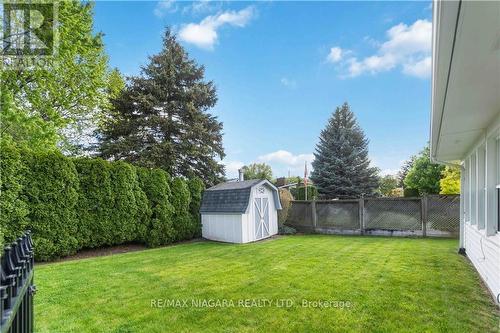 6950 Waterloo Drive, Niagara Falls, ON - Outdoor With Backyard