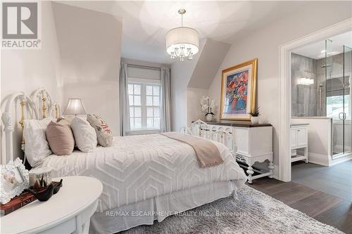 217 Poplar Drive, Burlington, ON - Indoor Photo Showing Bedroom