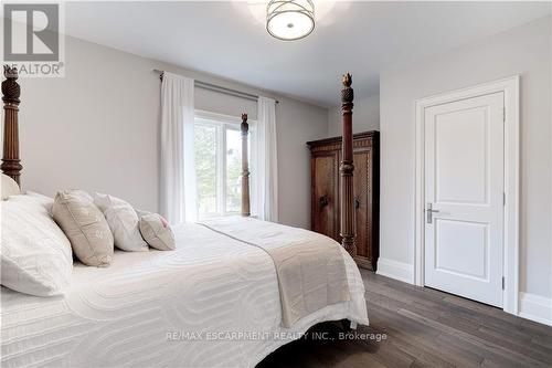 217 Poplar Drive, Burlington, ON - Indoor Photo Showing Bedroom
