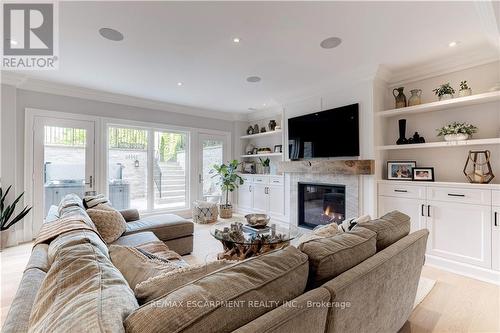 217 Poplar Drive, Burlington, ON - Indoor Photo Showing Living Room With Fireplace
