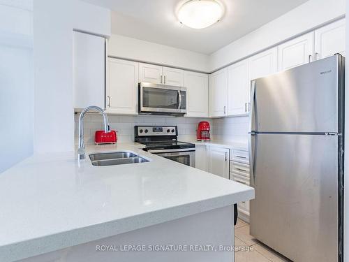 1708-4968 Yonge St, Toronto, ON - Indoor Photo Showing Kitchen With Double Sink With Upgraded Kitchen