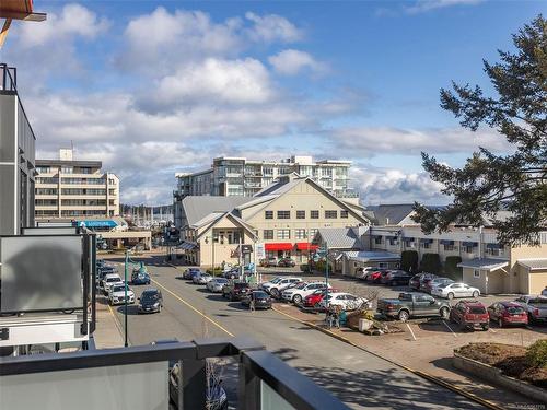 303-2526 Bevan Ave, Sidney, BC - Outdoor With View