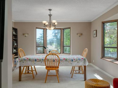 2102 Manchester Lane, Nanaimo, BC - Indoor Photo Showing Dining Room