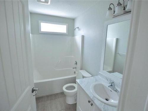 1061 Shelby Ann Ave, Nanaimo, BC - Indoor Photo Showing Bathroom