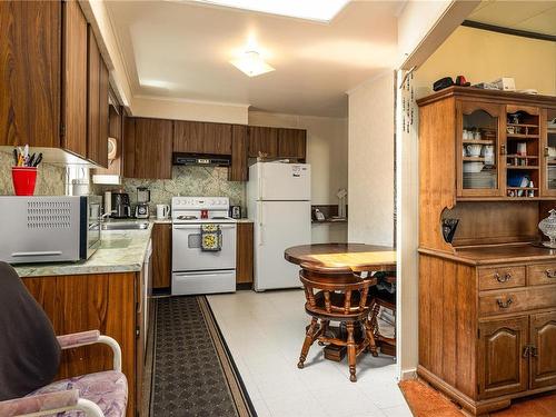 10126 Old Victoria Rd, Chemainus, BC - Indoor Photo Showing Kitchen