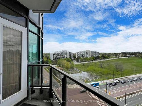 1001-18 Harding Blvd, Richmond Hill, ON - Outdoor With View