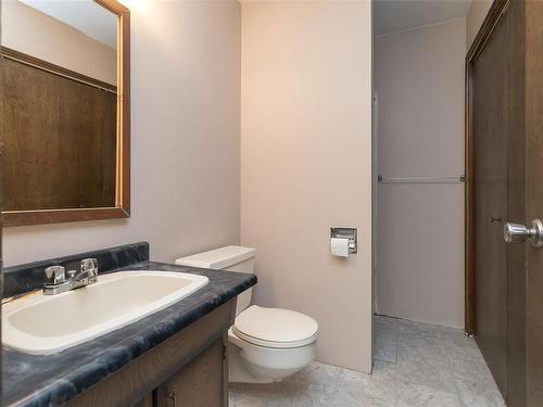 2998 Mallard Ave, Central Saanich, BC - Indoor Photo Showing Bathroom