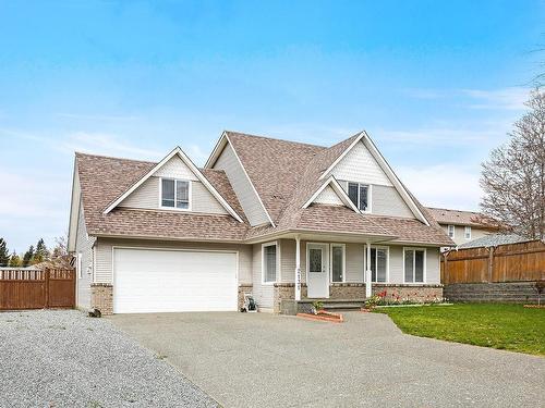 2131 Stirling Pl, Courtenay, BC - Outdoor With Facade