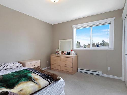 2131 Stirling Pl, Courtenay, BC - Indoor Photo Showing Bedroom