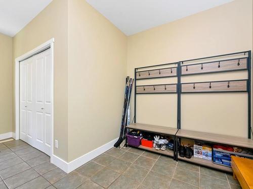 6-6054 York Rd, Duncan, BC - Indoor Photo Showing Other Room