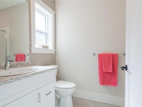 326 Edgewood Cres, Duncan, BC - Indoor Photo Showing Bathroom