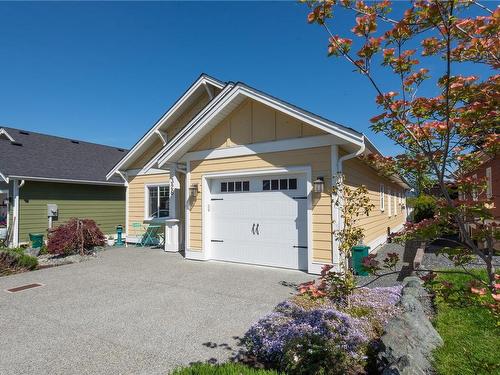 326 Edgewood Cres, Duncan, BC - Outdoor