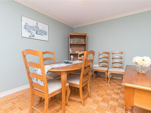 304-1665 Oak Bay Ave, Victoria, BC - Indoor Photo Showing Dining Room