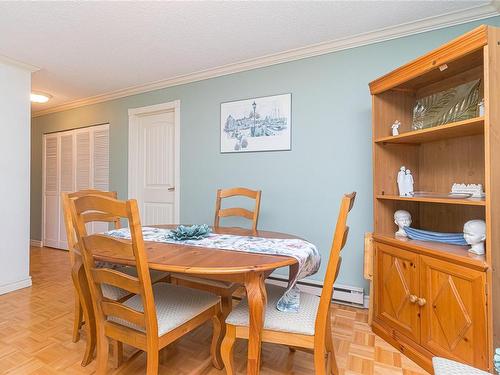 304-1665 Oak Bay Ave, Victoria, BC - Indoor Photo Showing Dining Room