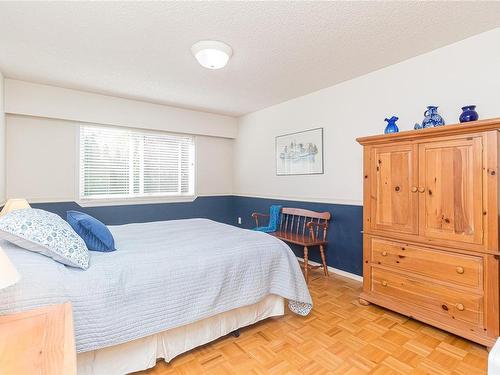 304-1665 Oak Bay Ave, Victoria, BC - Indoor Photo Showing Bedroom